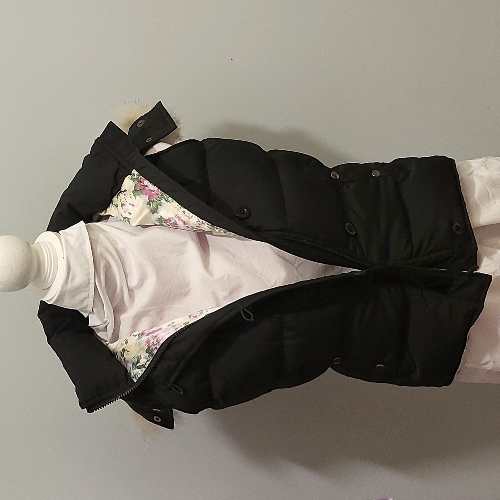 JOIE SLEEVELESS HOODED FUR VEST.